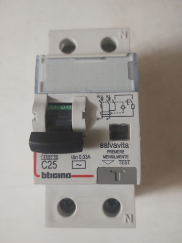 Interruttore magnetotermico - interruttore,